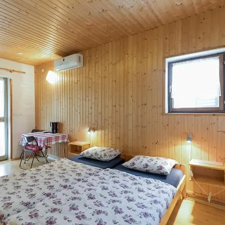 Ines & Hans Guest house *
